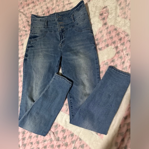 Jeans - Picture 1 of 6